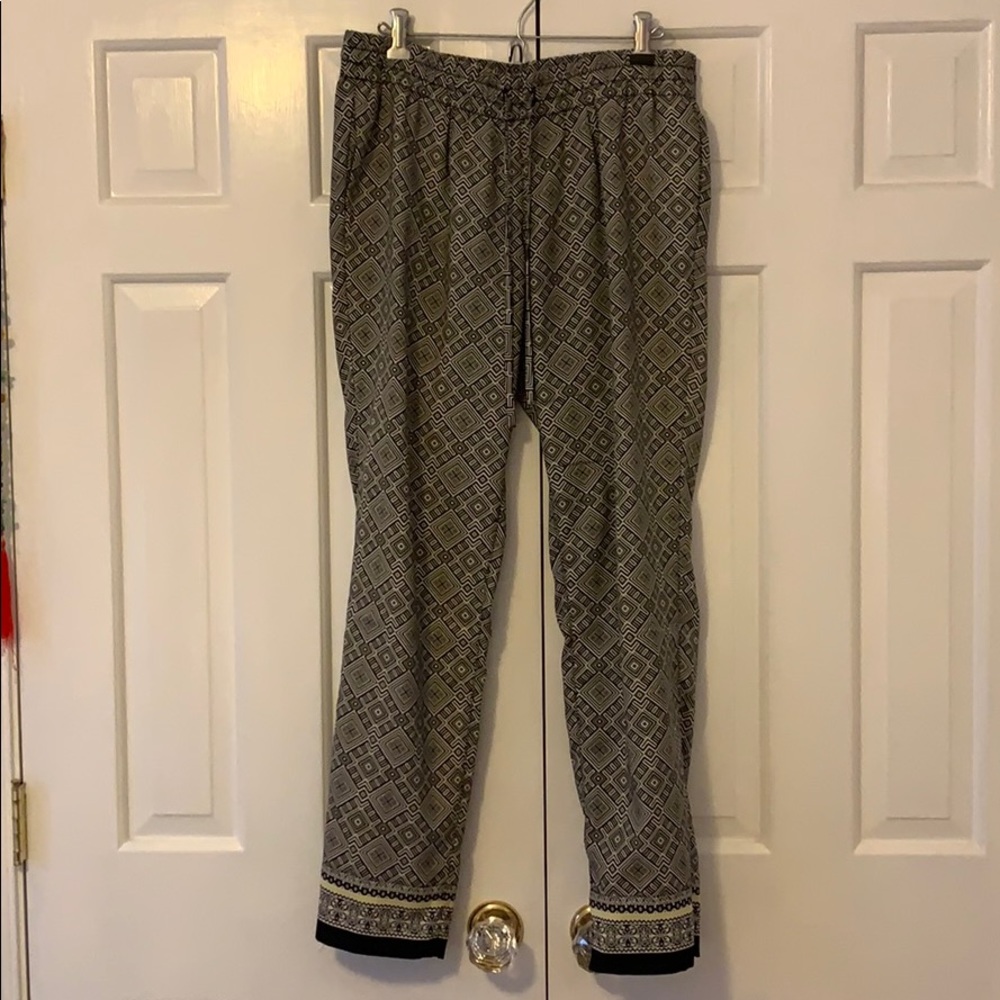Pull-on geometric pattern pants